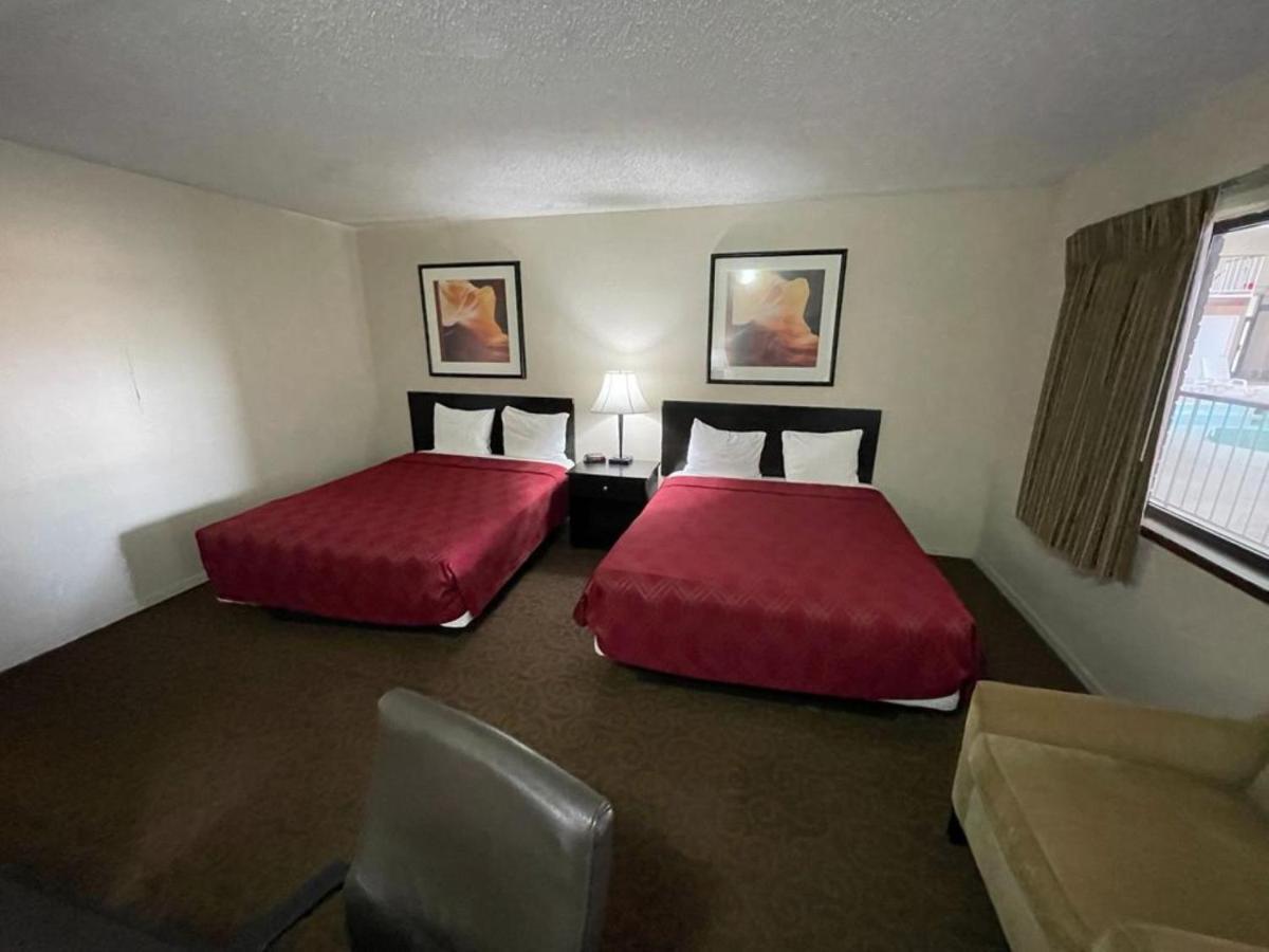Knights Inn & Suites Emporia Exterior foto