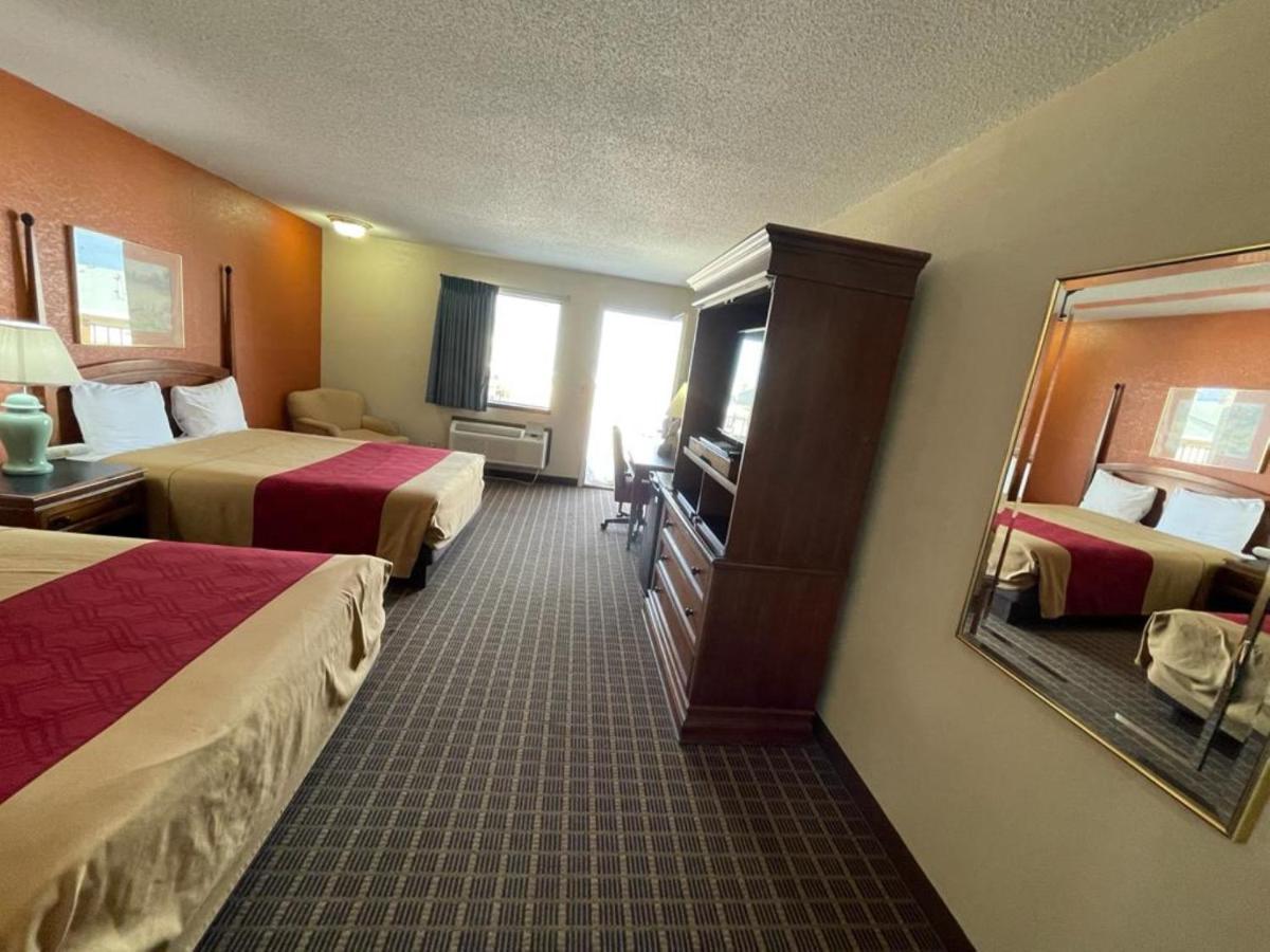 Knights Inn & Suites Emporia Exterior foto