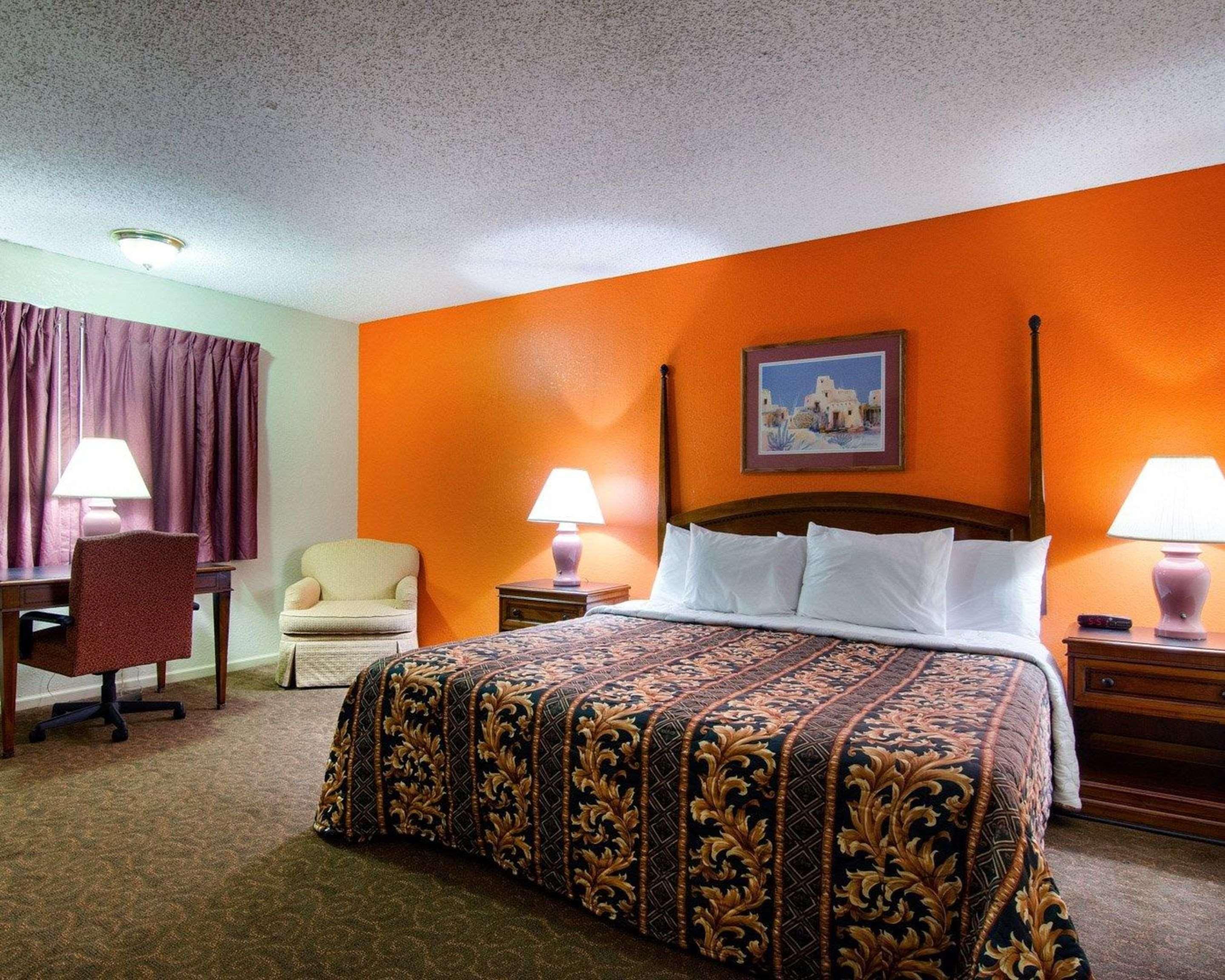 Knights Inn & Suites Emporia Exterior foto