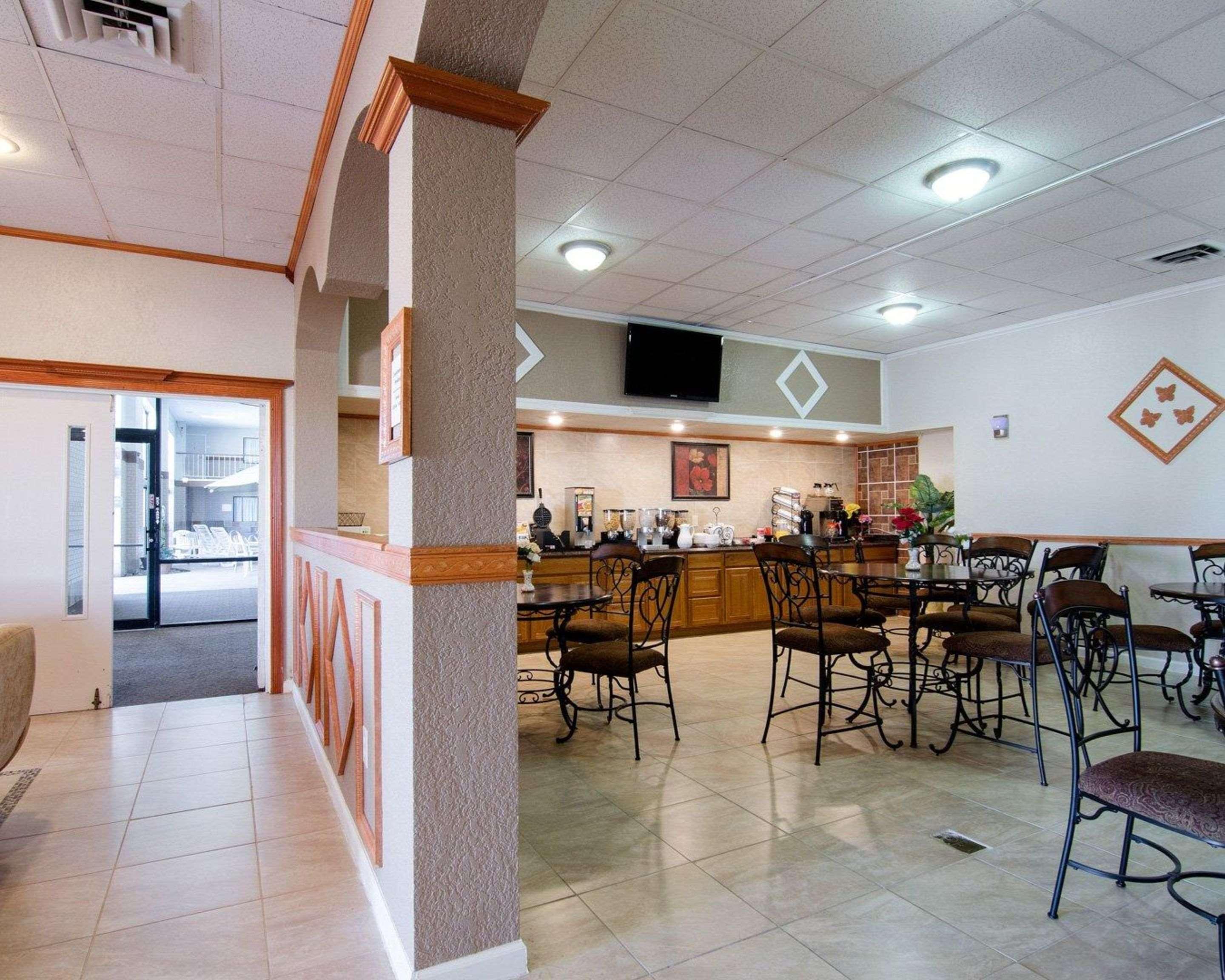 Knights Inn & Suites Emporia Exterior foto