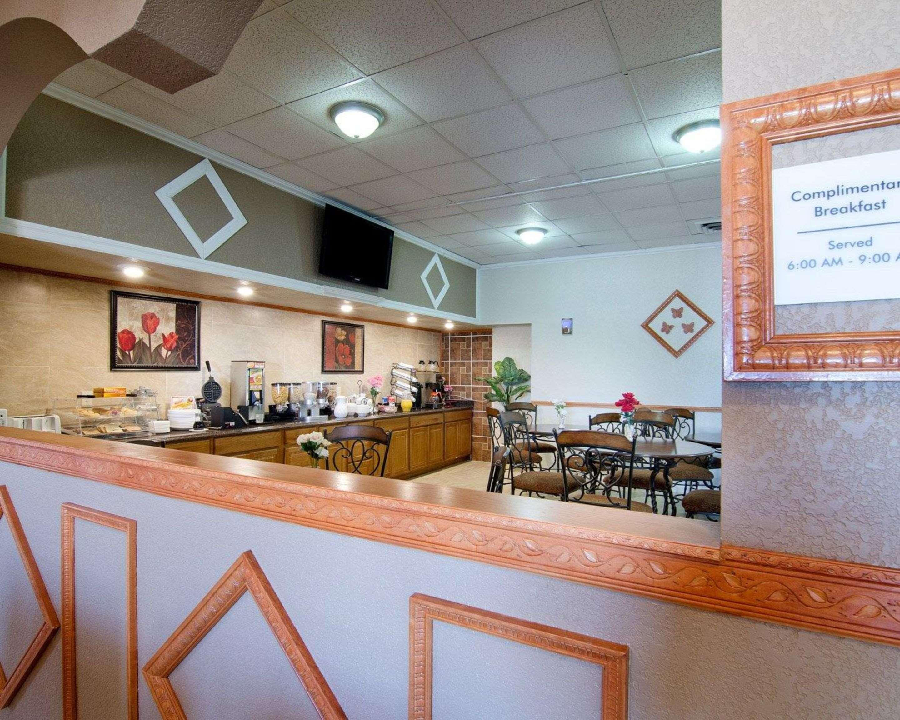 Knights Inn & Suites Emporia Exterior foto